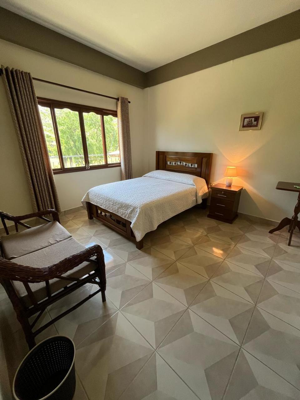 Hostal Dinosaurio Torotoro Eksteriør billede