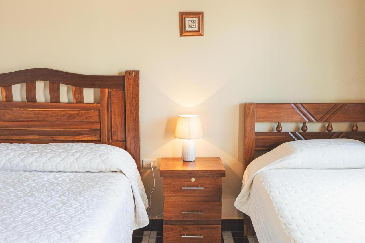 Hostal Dinosaurio Torotoro Eksteriør billede